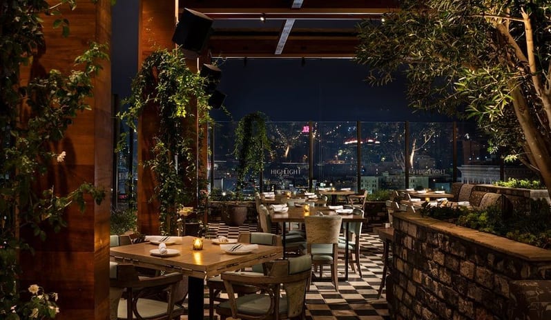 Dream Hollywood - Grill at night